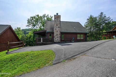1842 Trout Way, Sevierville, TN 37862