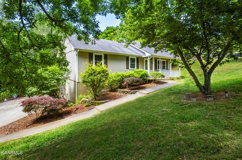 10208 Overview Dr, Knoxville, TN 37922
