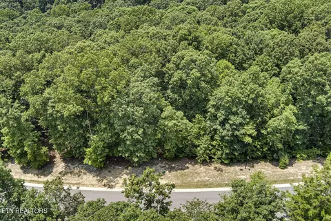 1757 Old Dogwood Tr, Loudon, TN 37774