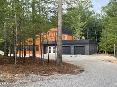 113 Long Branch Ct, Jamestown, TN 38556