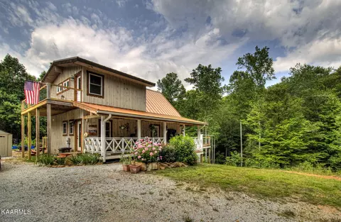 193 Black Mountain Rd, Tellico Plains, TN 37385