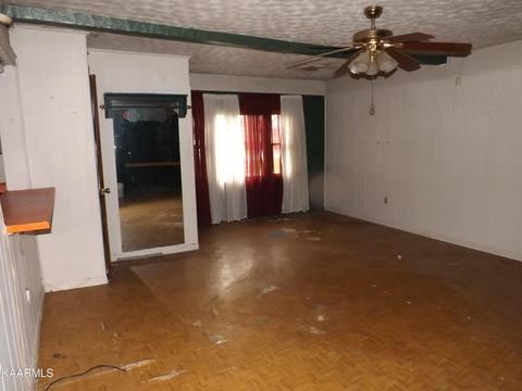1111 Exeter Ave, Middlesboro, KY 40965 photo 8