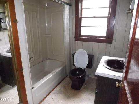 1111 Exeter Ave, Middlesboro, KY 40965 photo 14
