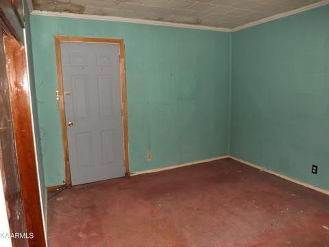 1111 Exeter Ave, Middlesboro, KY 40965 photo 12