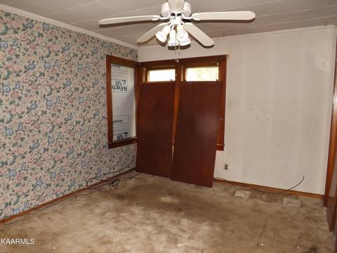 1111 Exeter Ave, Middlesboro, KY 40965 photo 13