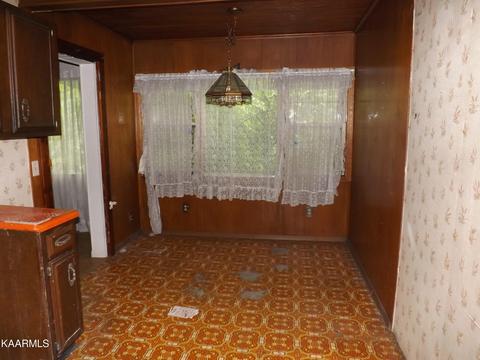 1111 Exeter Ave, Middlesboro, KY 40965 photo 7