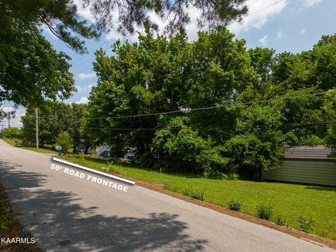 Woody Ave, Harriman, TN 37748