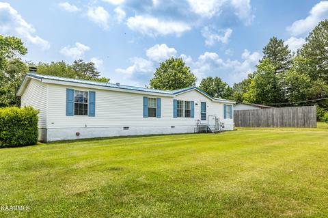 426 Bluff Mountain Dr, Walland, TN 37886