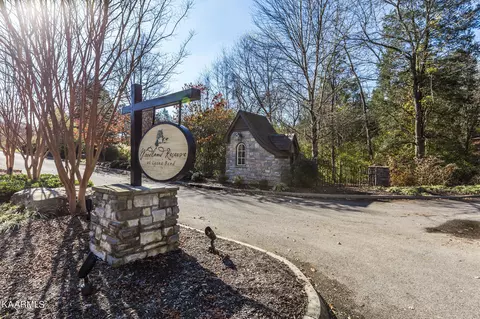 2509 Woodland Reserve Ln, Knoxville, TN 37919