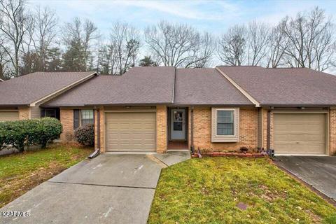 303 Camelot Ct, Knoxville, TN 37922