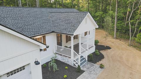 527 Telequat Dr, Crossville, TN 38572