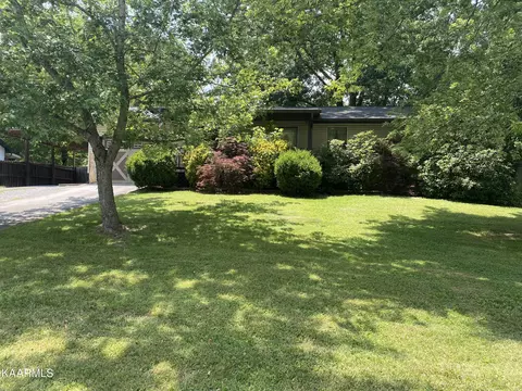 5213 Bittersweet Rd, Knoxville, TN 37918