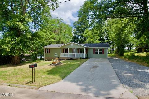 2360 Pinewood Dr, Maryville, TN 37803