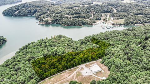 918 Jim Lee Ridge Rd, La Follette, TN 37766
