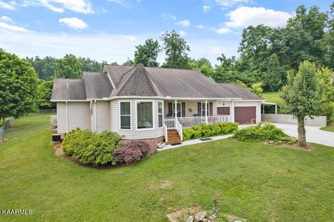 1311 Martin Ln, La Follette, TN 37766