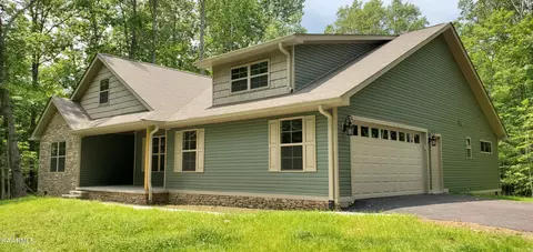 1406 E Overlook Rd, Monterey, TN 38574