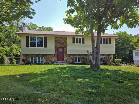 7712 S Whispering Oak Cir, Powell, TN 37849