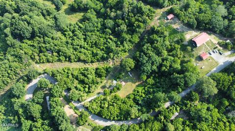 841 Old Highway 25e, Thorn Hill, TN 37881
