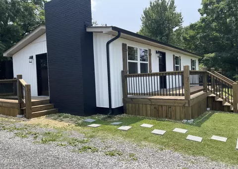 345 Community Dr, Madisonville, TN 37354