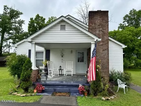 111 Midway Dr, Oliver Springs, TN 37840