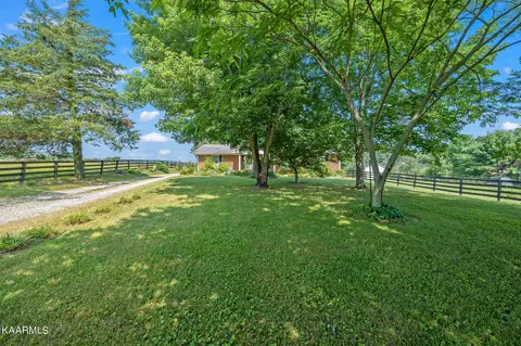 6482 Hilham Rd, Cookeville, TN 38506