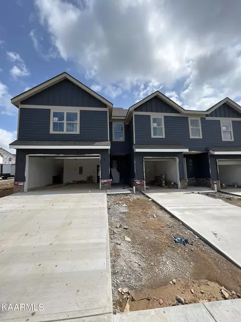 1605 Mountain Quail Cir, Maryville, TN 37801