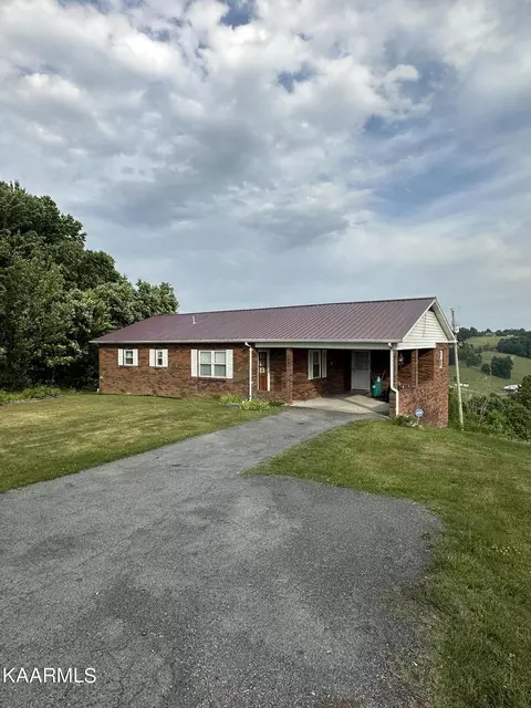 3485 Clouds Rd, New Tazewell, TN 37825