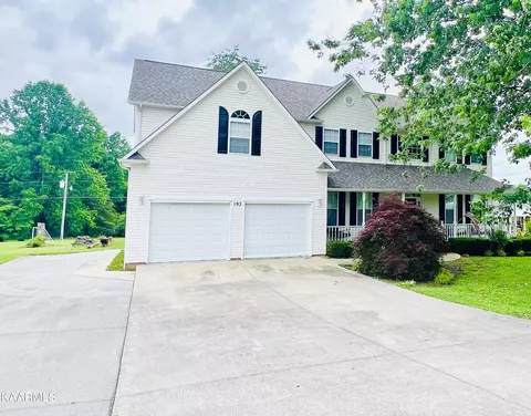 193 Hickory Ln, Jacksboro, TN 37757