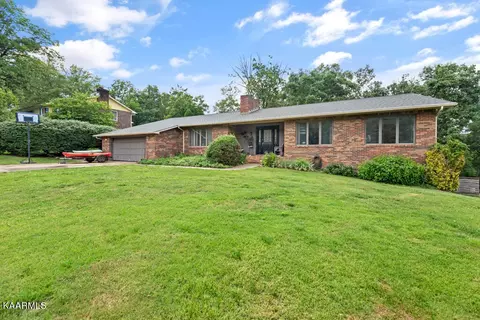 137 Claremont Rd, Oak Ridge, TN 37830