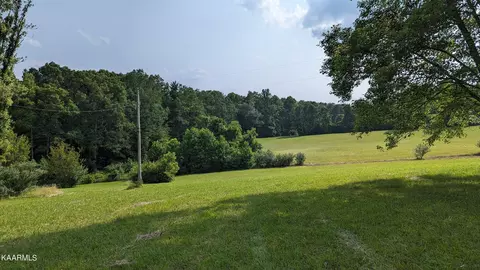 4367 Phillips Flats Rd, Oneida, TN 37841