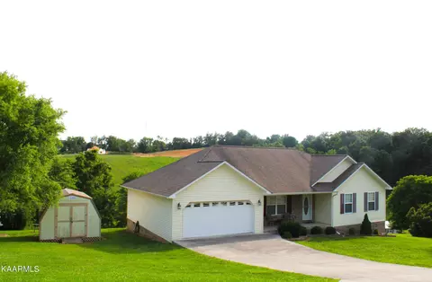 138 Henley St, Tazewell, TN 37879