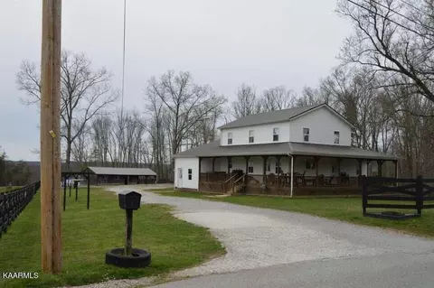 205 Christenson Rd, Deer Lodge, TN 37726