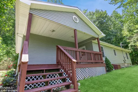1224 Forest Hill Dr, Harriman, TN 37748