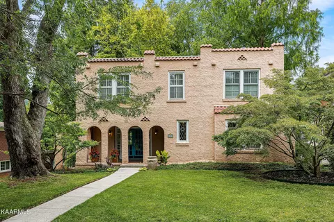1707 Emoriland Blvd, Knoxville, TN 37917