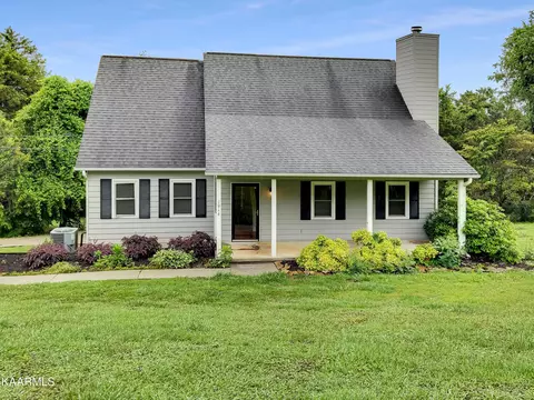 1016 Crooked Oak, Lenoir City, TN 37771