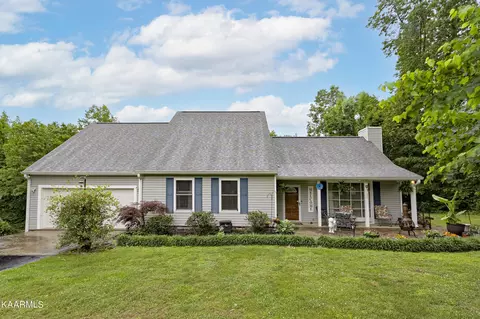 2012 Wichita Dr, Crossville, TN 38572