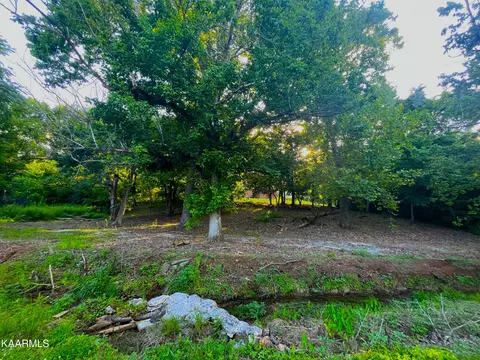 2105 Sandusky Rd, Knoxville, TN 37912