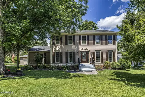 608 Woodedge Ln, Knoxville, TN 37934