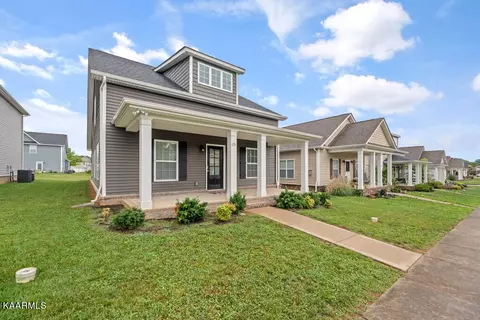 125 Hardinberry St, Oak Ridge, TN 37830