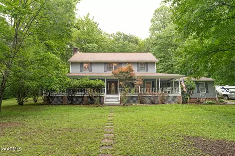 1426 Cove Pointe Rd, La Follette, TN 37766