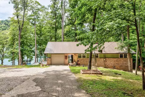 124 Dunrovin Ln, Jacksboro, TN 37757