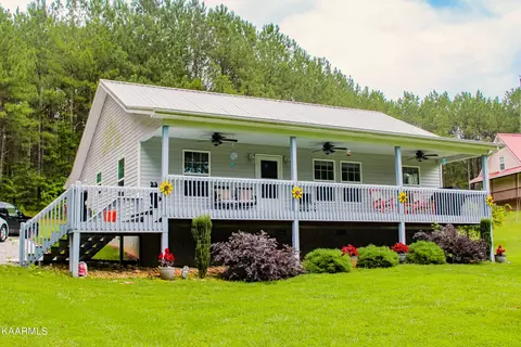 1340 Reagan Valley Rd, Tellico Plains, TN 37385