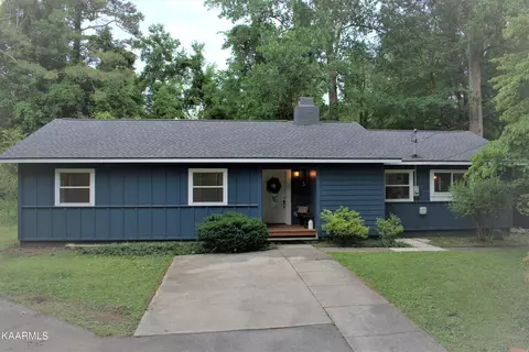 159 Outer Dr, Oak Ridge, TN 37830