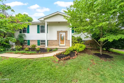 7725 Windsong Rd, Powell, TN 37849