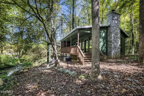 415 Rocky Flats Rd, Cosby, TN 37722