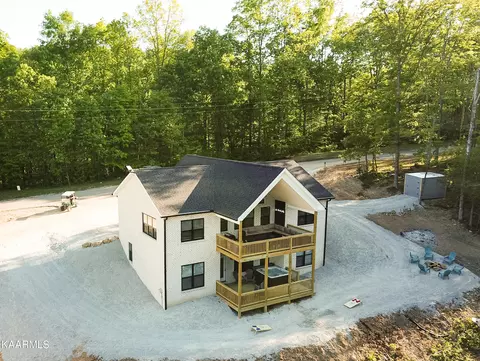 113 Pool Dr, La Follette, TN 37766