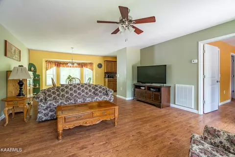 890 Buffalo Trail Tr, Clarkrange, TN 38553 photo 3