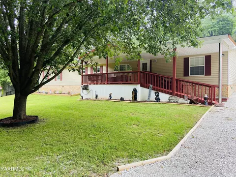 2972 Cedar Creek Rd, La Follette, TN 37766