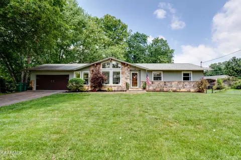 1025 Corning Rd, Knoxville, TN 37923