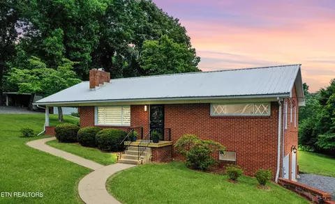 304 Edgewood Cir, Clinton, TN 37716